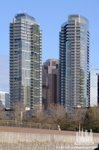 bellevuetowers1-2_ext-context_(cc-by-sa)joe_mabel