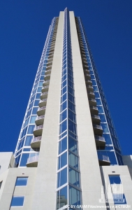 360condominiums_ext-lookingupfront_(cc-by-sa)m__fitzsimmons