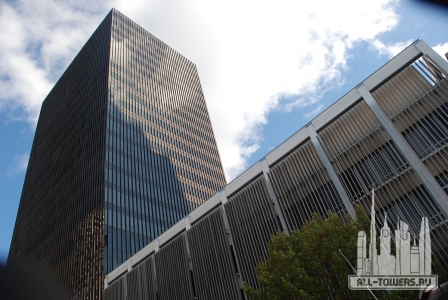 1200px-Bankamericacenteraustin