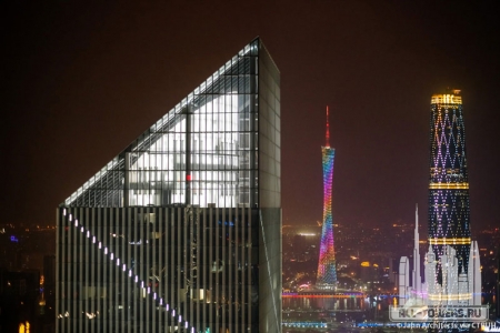 leatopplaza_ext_top_night(c)murphyjahn