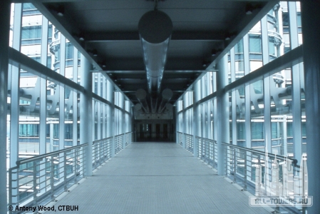 petronas_skybridgeinteriorlowerlvl2_aw