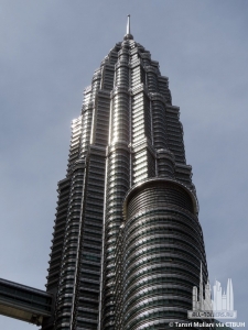 petronastowers_ext-top_(c)tansri__muliani