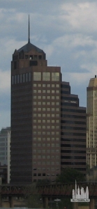 Morgan_Keegan_Tower,_cropped