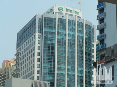 Mellon_Financial_Building_in_downtown_Miami,_Florida_-_13_May_2007