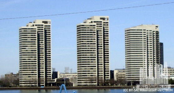 riverfronttowers_ext-complex_(cc__by-sa)mikerussell