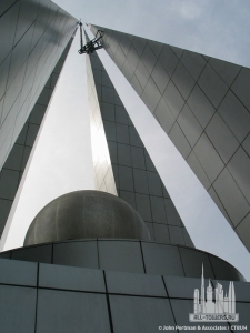 tomorrowsquare_ext-detailup_(c)johnportman