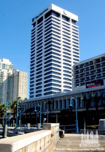 riverplacetower_ext-overallup_(cc-by-sa)lonestarmike