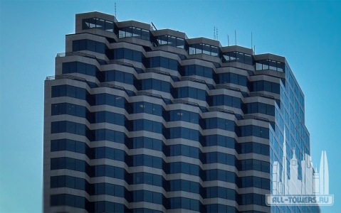 Energy-Centre-Skyscaper-with-tiered-bay-windows-at-top-floor-for-aeriel-view-of-New-Orleans-LA