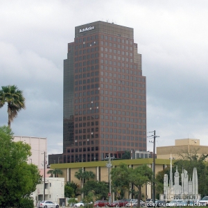 110tower_ext-street_(cc-by-sa)coolcaesar (1)