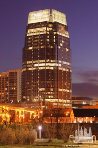 thepinnacleatsymphonyplace_ext-side_(cc-by-nc)brentmoore