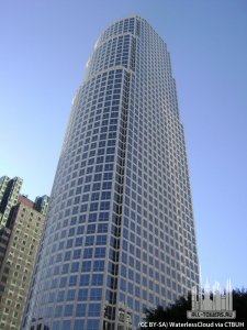 777tower_ext-lookingup_(cc__by-sa)waterlesscloud