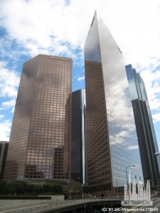 wellsfargocenter-complex_ext-lookingup_(cc__by-sa)minnaert