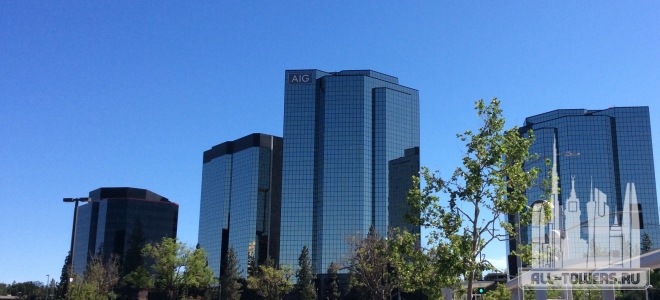 Los_Angeles_Valley,_Warner_Center,_AIG_Towers