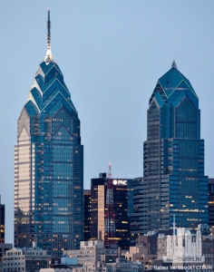 twolibertyplaza_exterior-dusk_(c)rainerviertlbock-1