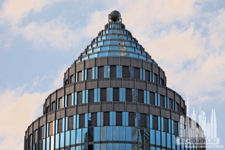 750lexington_ext-detailroof_(c)rainerviertlbock