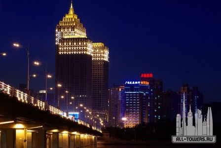 2015-06-03-15-58-39_shenyangroyalwanxininternationalmansion_ext-night_(c)nen.com.cn