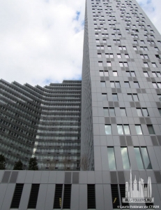 mercedeshouse_ext-up_(c)lauriefeldman