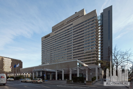 1200px-Frankfurt_Am_Main-InterContinental_Frankfurt_von_Westen-20120222