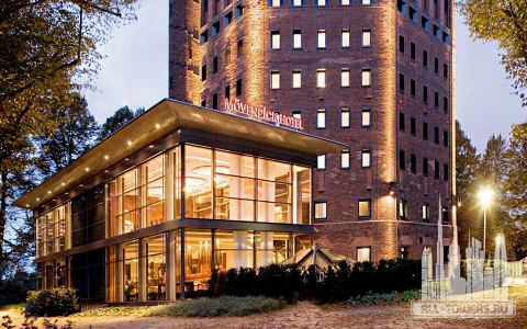 hamburg--moevenpick-hotel-hamburg--aussenansicht-mit-restaurant