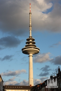 1200px-Fernmeldeturm_Bremen_(1)
