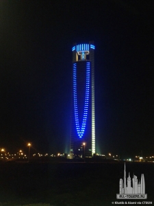 tamkeentower_ext_overall_nightblue_(c)khatibalami