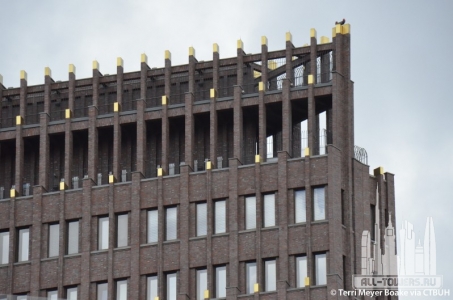 kollhofftower_ext-top_(c)terrimeyerboake