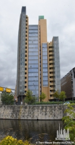 debishouse_ext-front_(c)terrimeyerboake