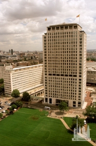 Shell_Centre,_London,_UK,_June_2004