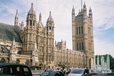 london-far-right-house-of-parliament-jul10