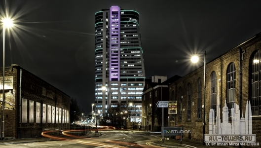 bridgewaterplace_ext-night_(cc-by)imranmirza