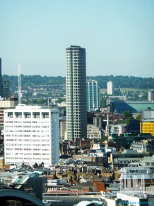 centrepoint_ext-context_(c)philoldfield