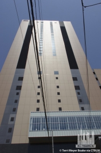 jr-osaka-station-new-west-building_terri-meyer-boake1