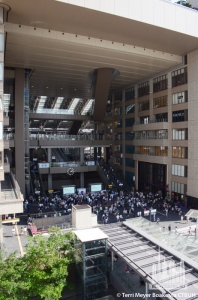 jr-osaka-station-new-west-building_terri-meyer-boake3