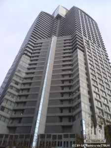 herbisosaka_ext-lookingup_(cc__by-sa)kyoto-u