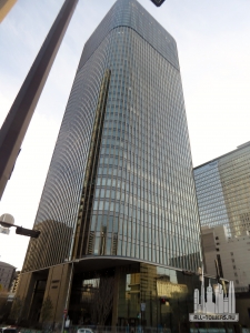 Nakanoshima_Festival_Tower_West_under_construction (1)