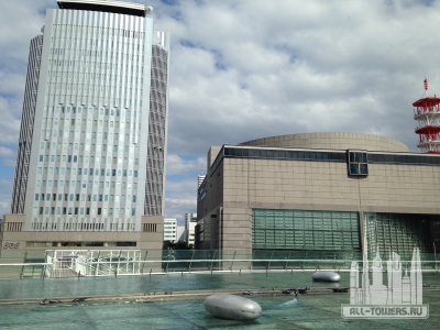 NHK_Nagoya_Broadcasting_Center_Building_and_Aichi_Arts_Center_from_glass_roof_of_Oasis_21