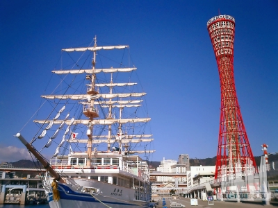 Kobe_port_tower_and_Nihonmaru_replica