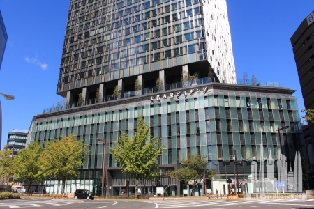 Dai-Nagoya_Building_(2015-11-03_s3)