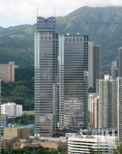 metroplaza_ext-full_(cc__by-sa)baycrest