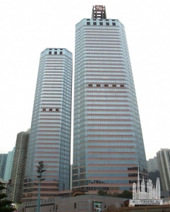 metroplaza_ext-lookingup_(cc__by-sa)mk2010