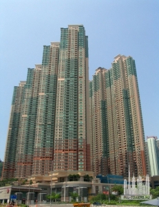 metrotown_ext-complex_(cc__by-sa)baycrest