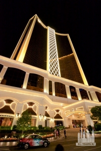 encore-macau-grand-salon-suite-review-2016-lobby-porte-cochere