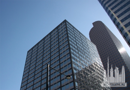 milehightower_ext-lookingup_(c)mary__ann__sullivan