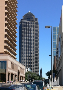 Dallas_Trammell_Crow_Center_1