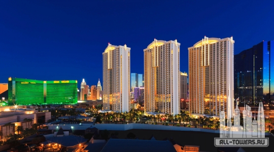 signature-architecture-hero-shot-night-horizontal