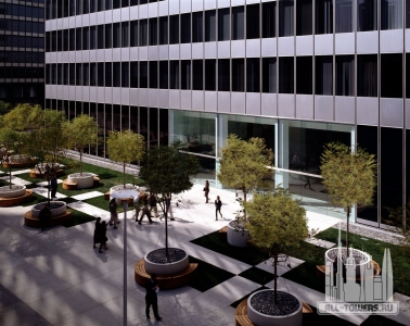 10100-santa-monica--exterior-courtyard-wide_hres_web