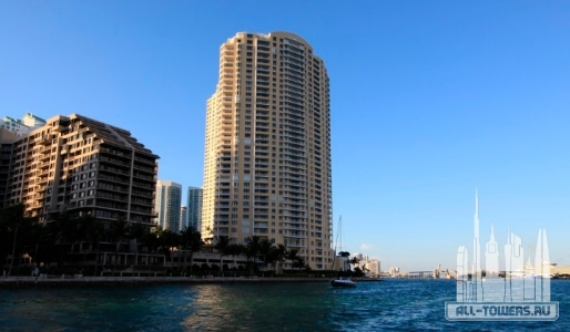 1111-Brickell-Avenue-bldg