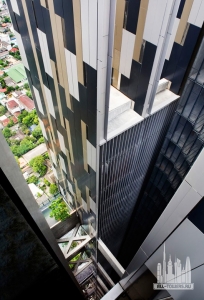 themet_ext-down_(c)patrickbingham-hall