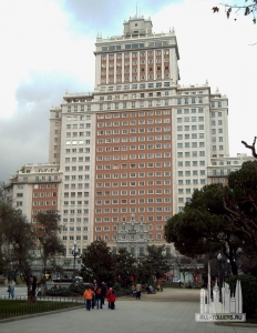 edificioespana_ext-overall_(cc-by-sa)luis_garcia