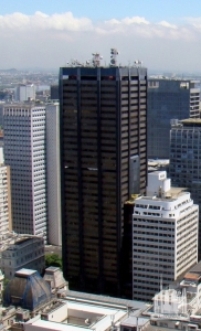 edificiolineudepaulamachado_ext-overallcontext_(cc-by)rodrigo_soldon